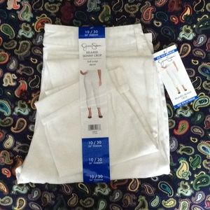 New skinny crop white jeans Sz 10